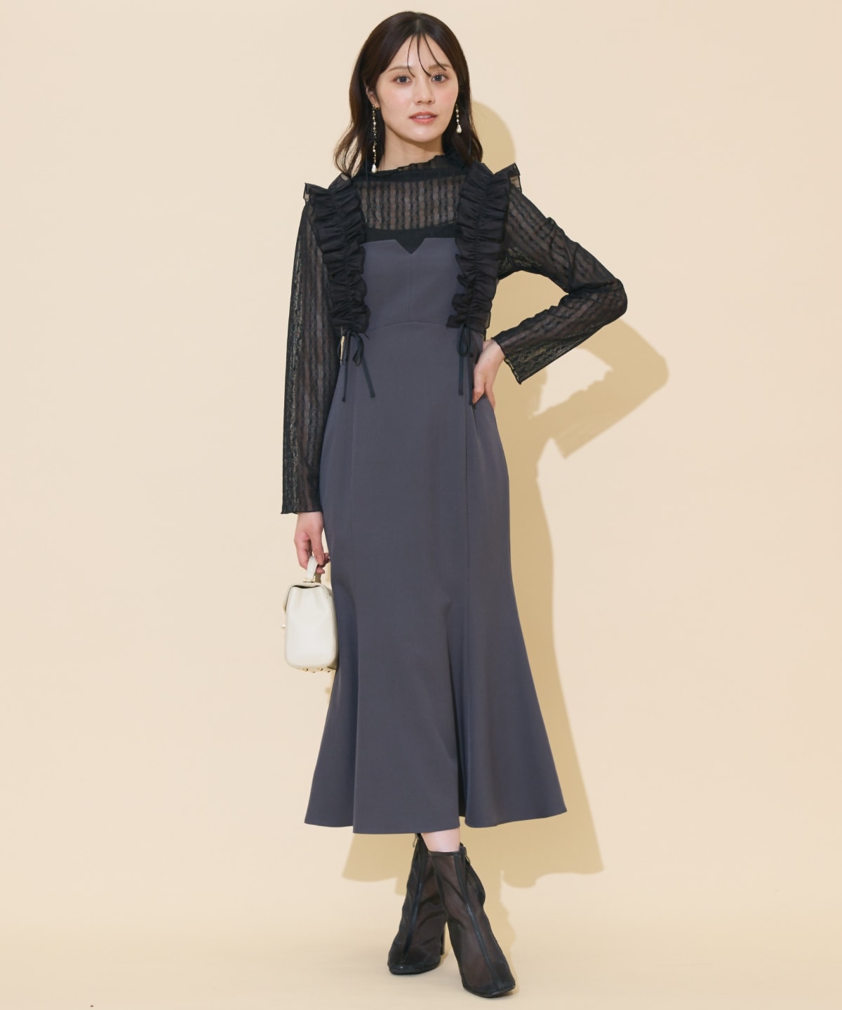 フリルショルダーマーメイドワンピース