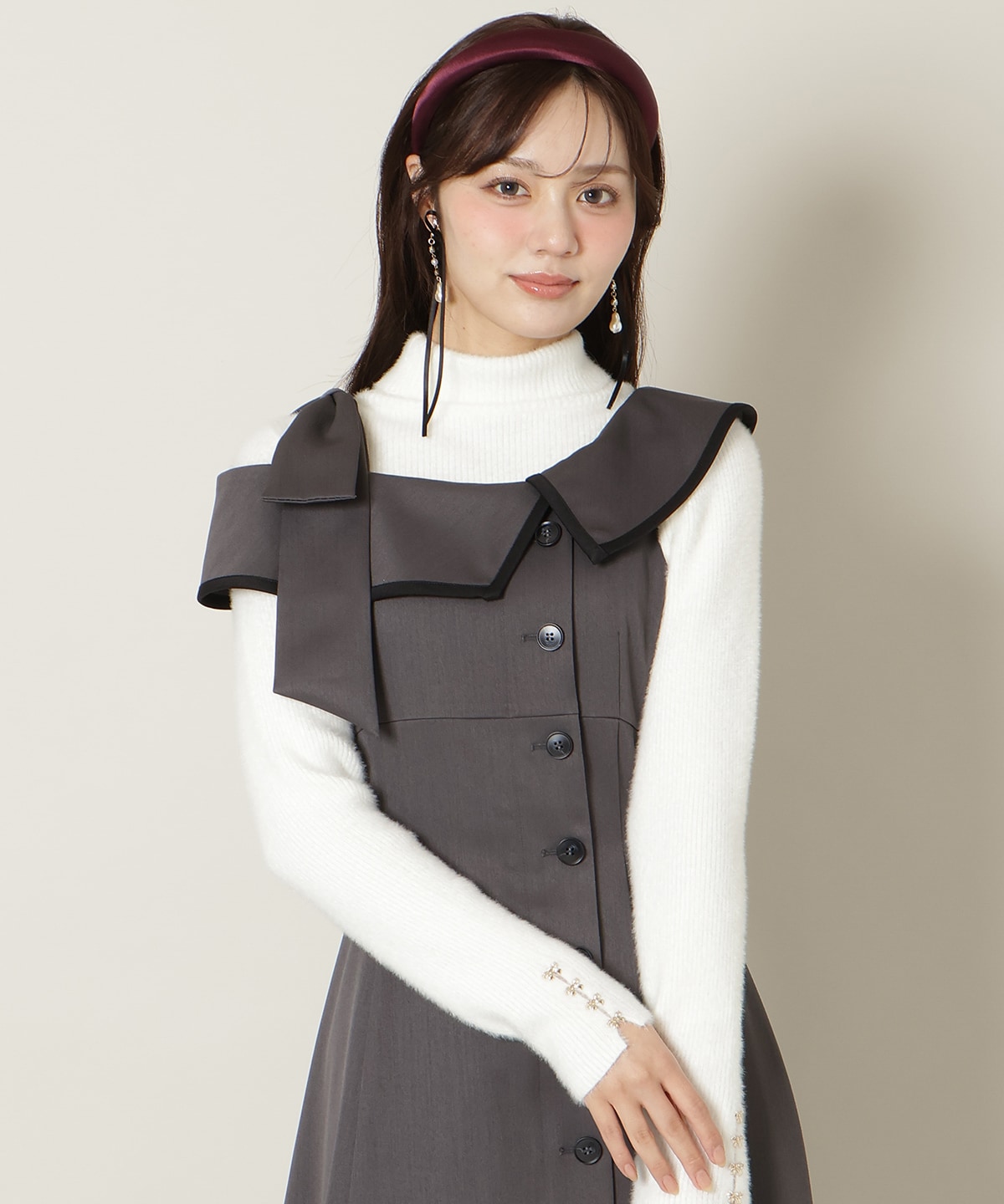 アシンメトリーリボンショルダーワンピース