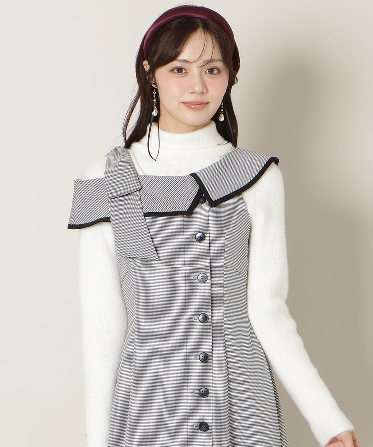 アシンメトリーリボンショルダーワンピース