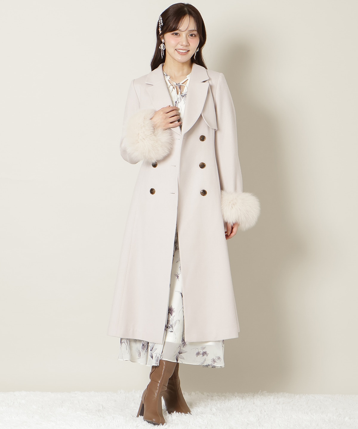 リアルファー付きウールフレアコート