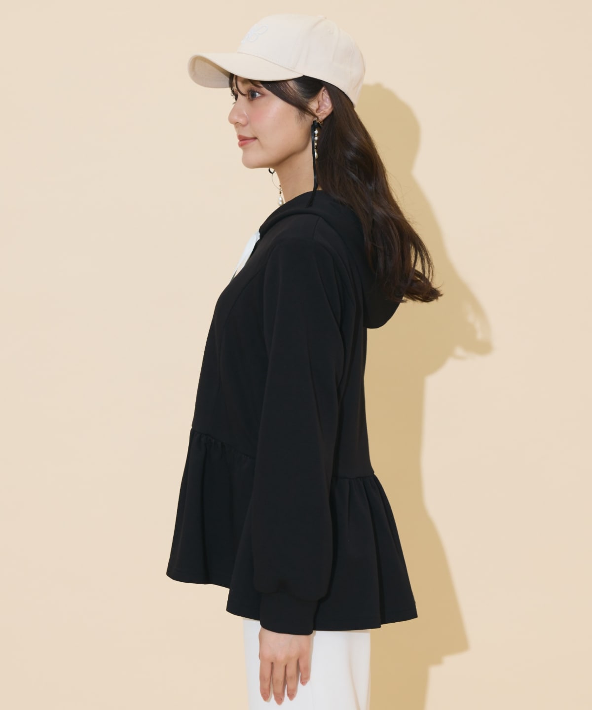 ペプラムパーカー