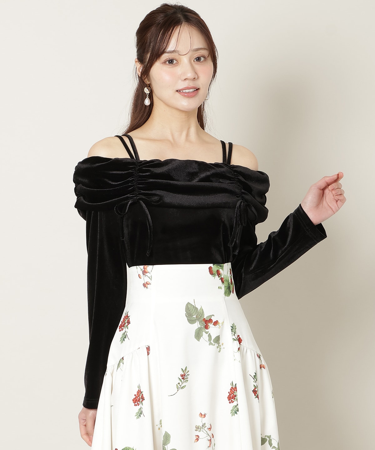 ギャザーオフショルベロアトップス