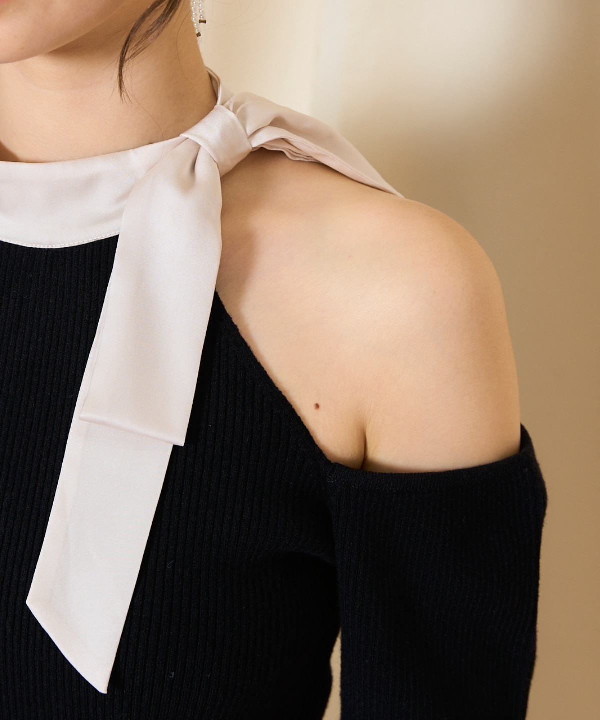 ワンショルリボンタイリブニット