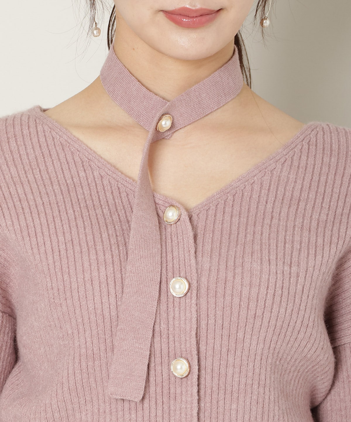 Vネックチョーカーリブニット