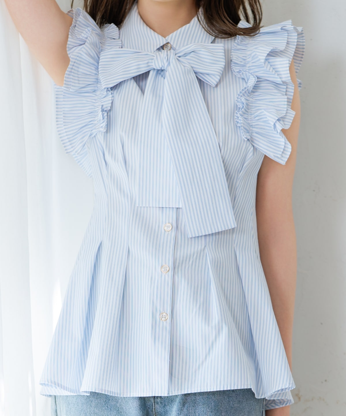 フリルスリーブペプラムブラウス