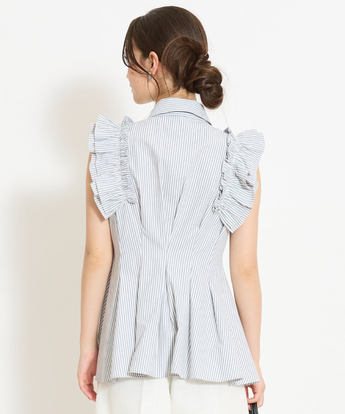 フリルスリーブペプラムブラウス