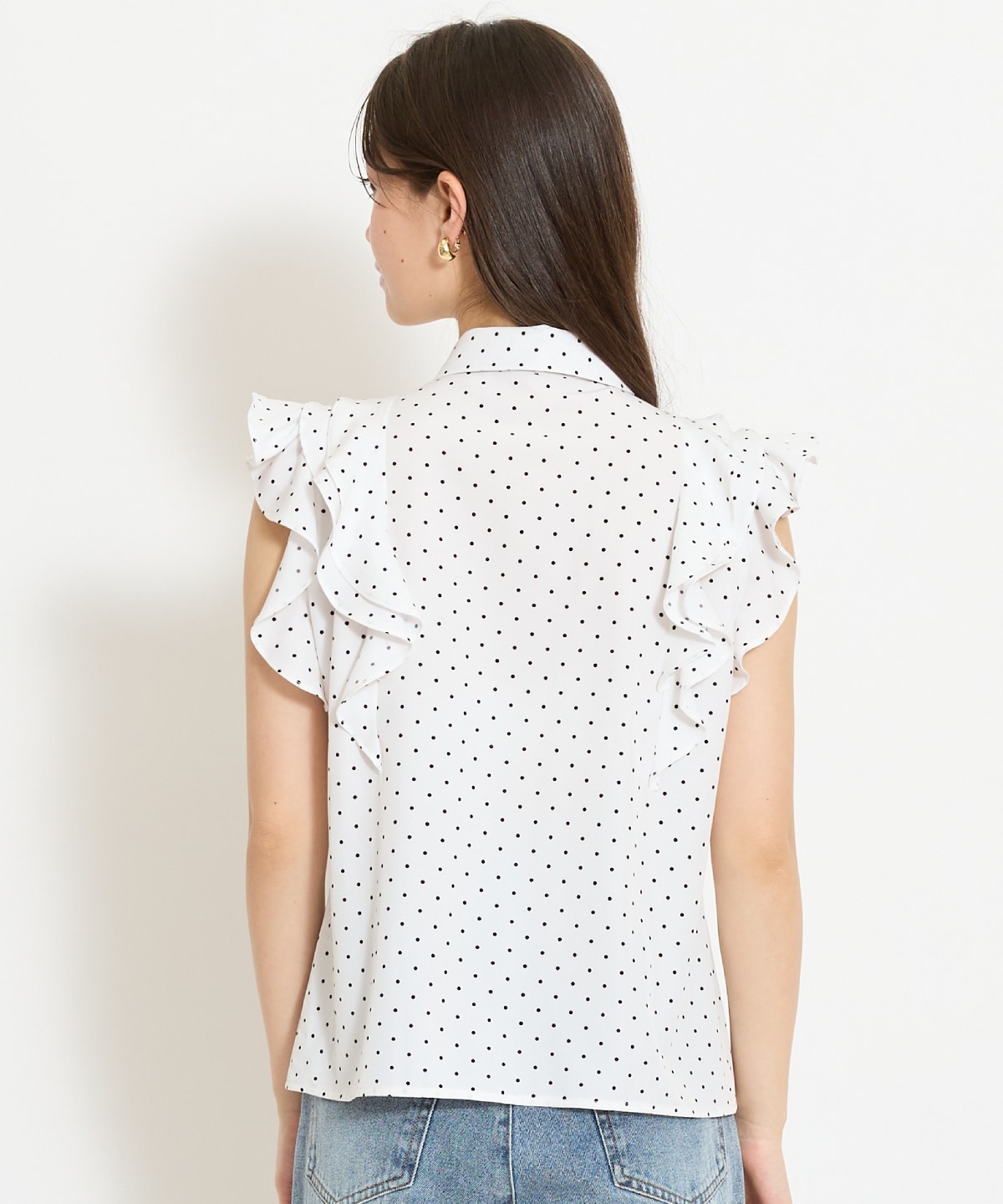 ラッフルフリルノースリーブブラウス