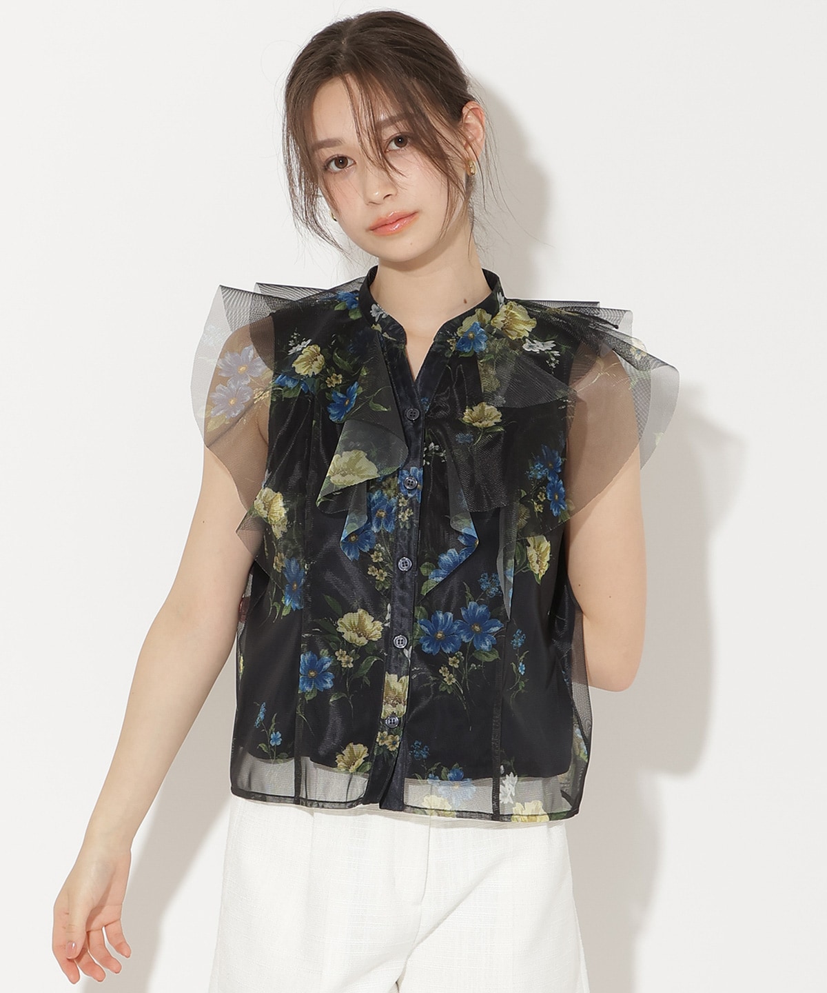 フラワーメッシュラッフルブラウス