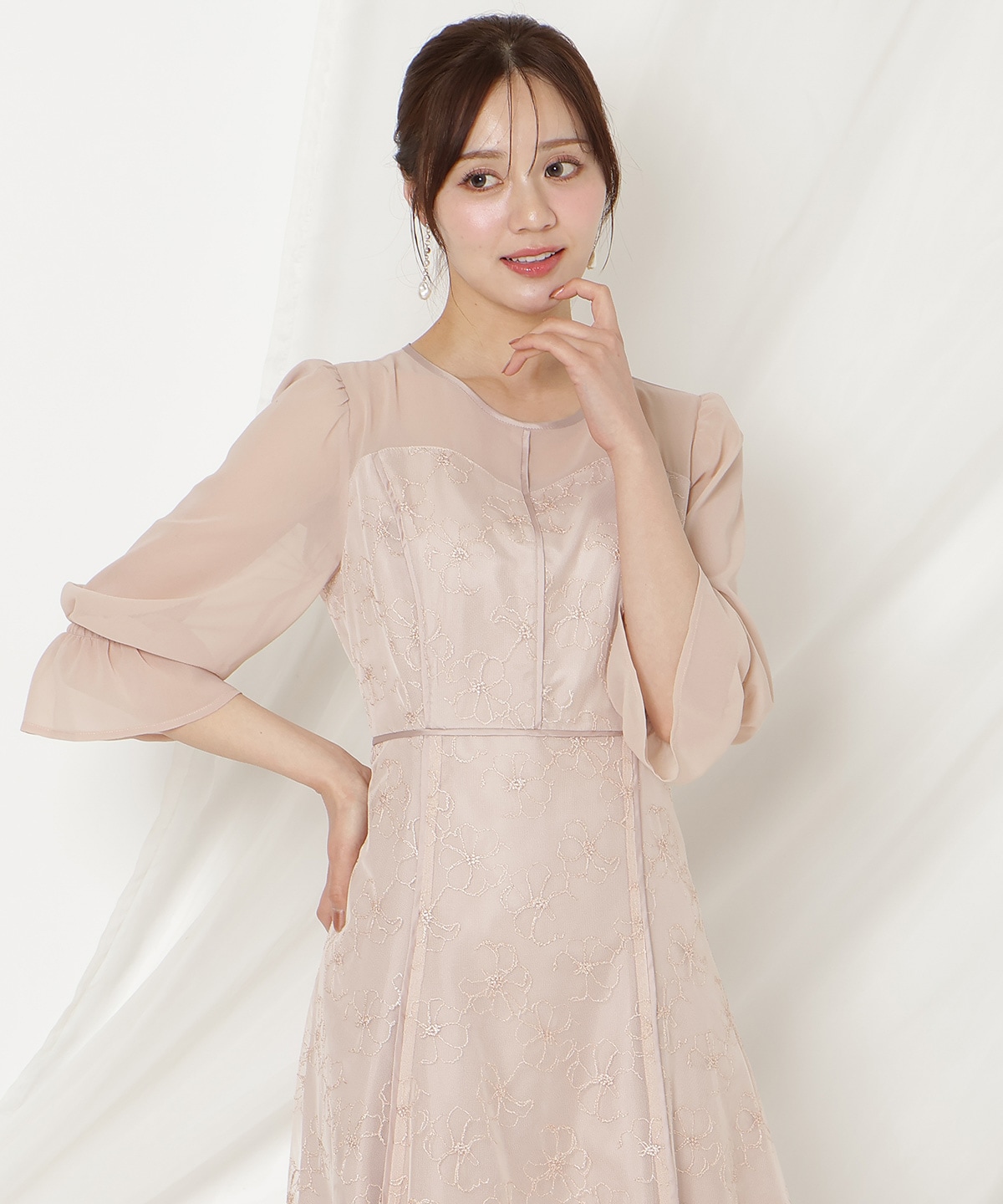 パイピングラインレースフリルワンピース