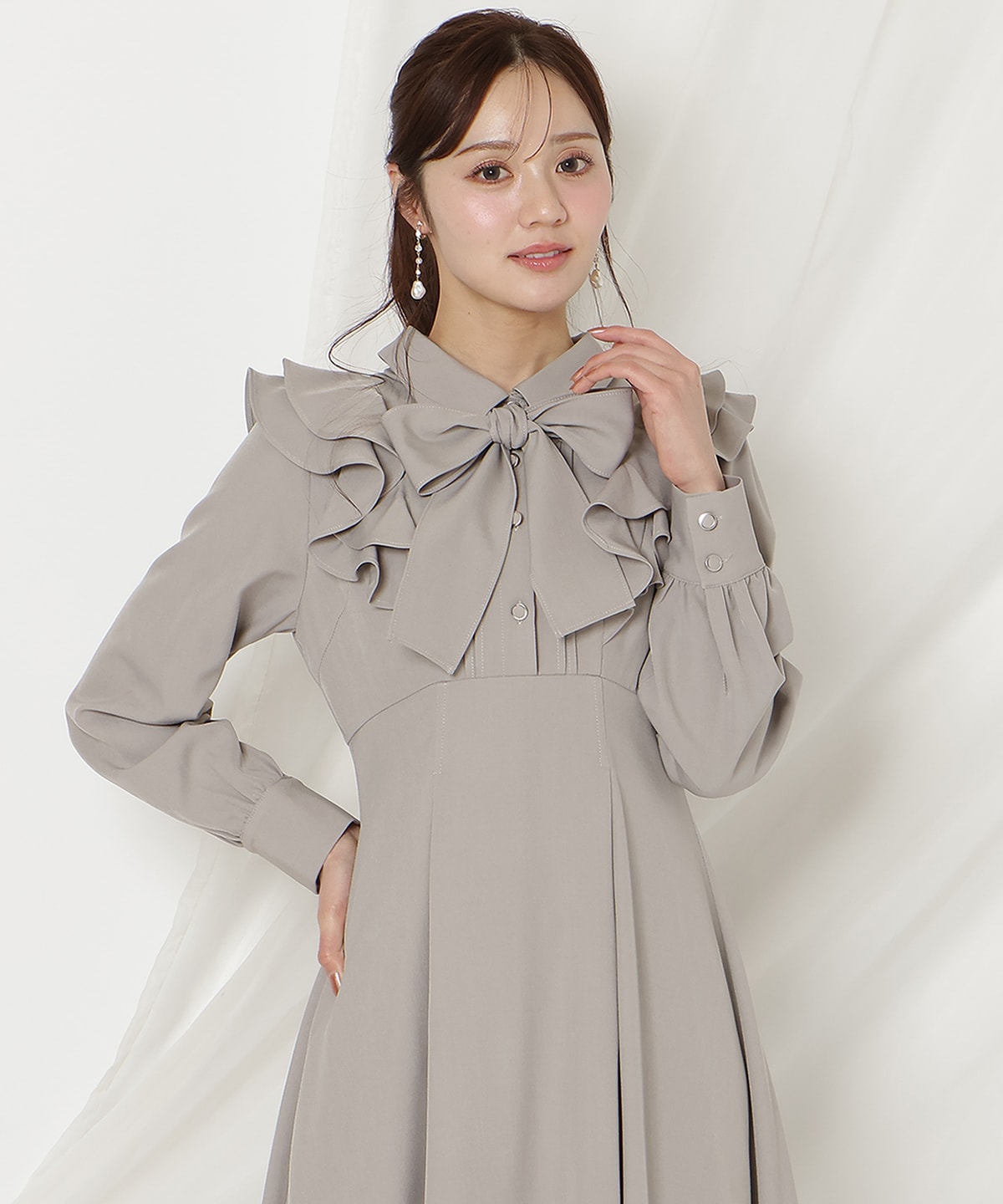 ラッフルリボンタイフレアワンピース