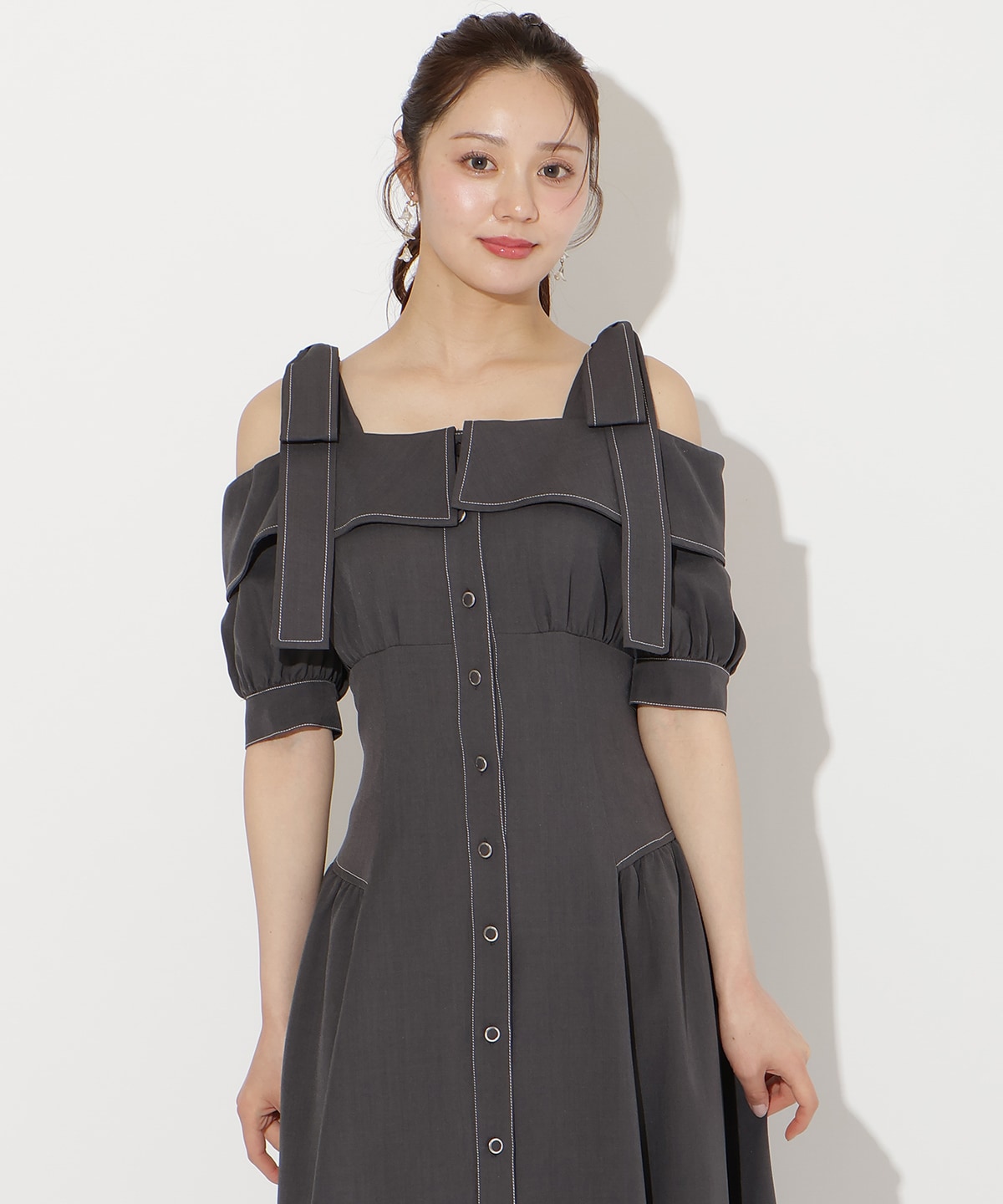 リボンオフショルワンピース