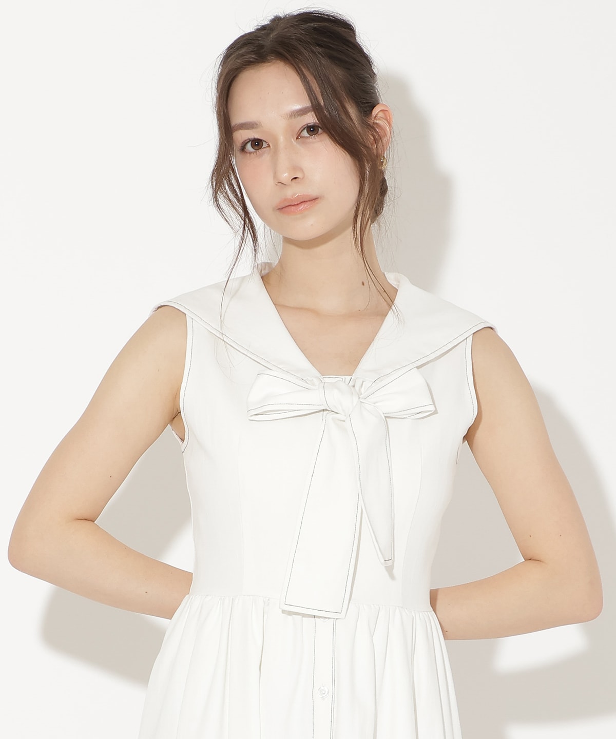 セーラーカラーノースリーブシャツワンピース