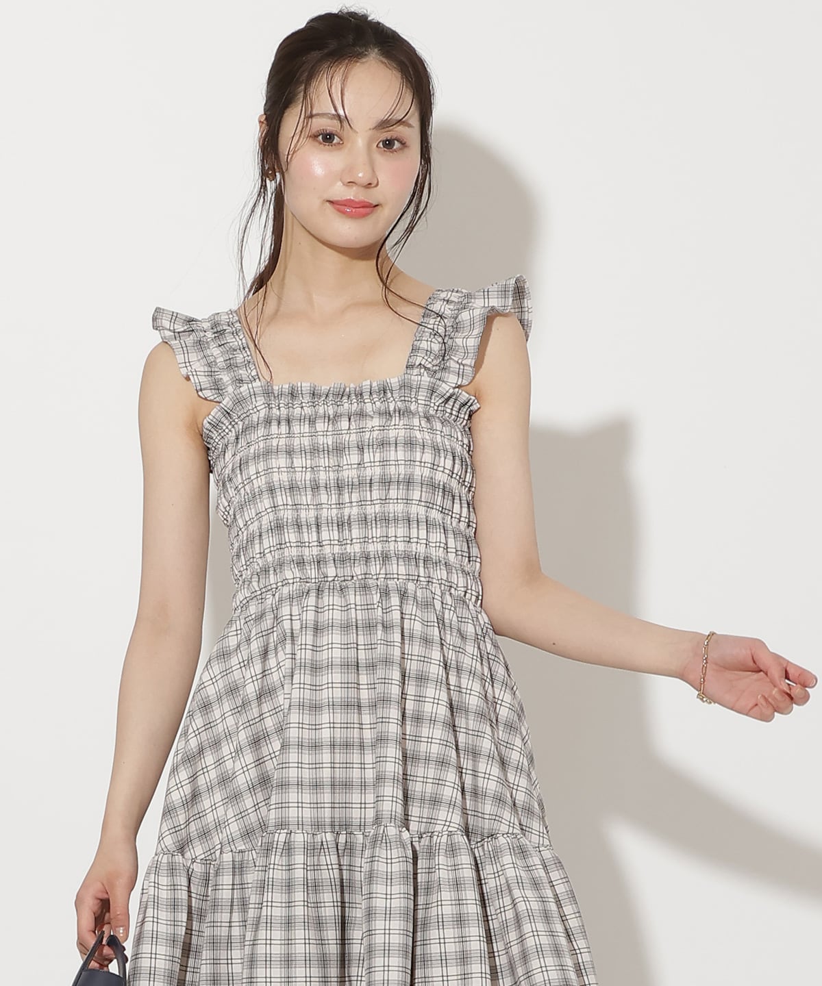 【6/26(fri)10時発売】フリルショルダーシャーリングティアードワンピース