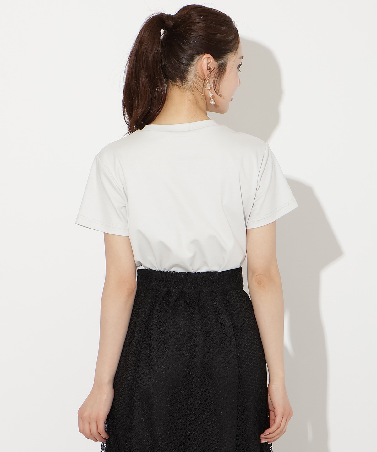 ビジュー付き刺繍ロゴTシャツ