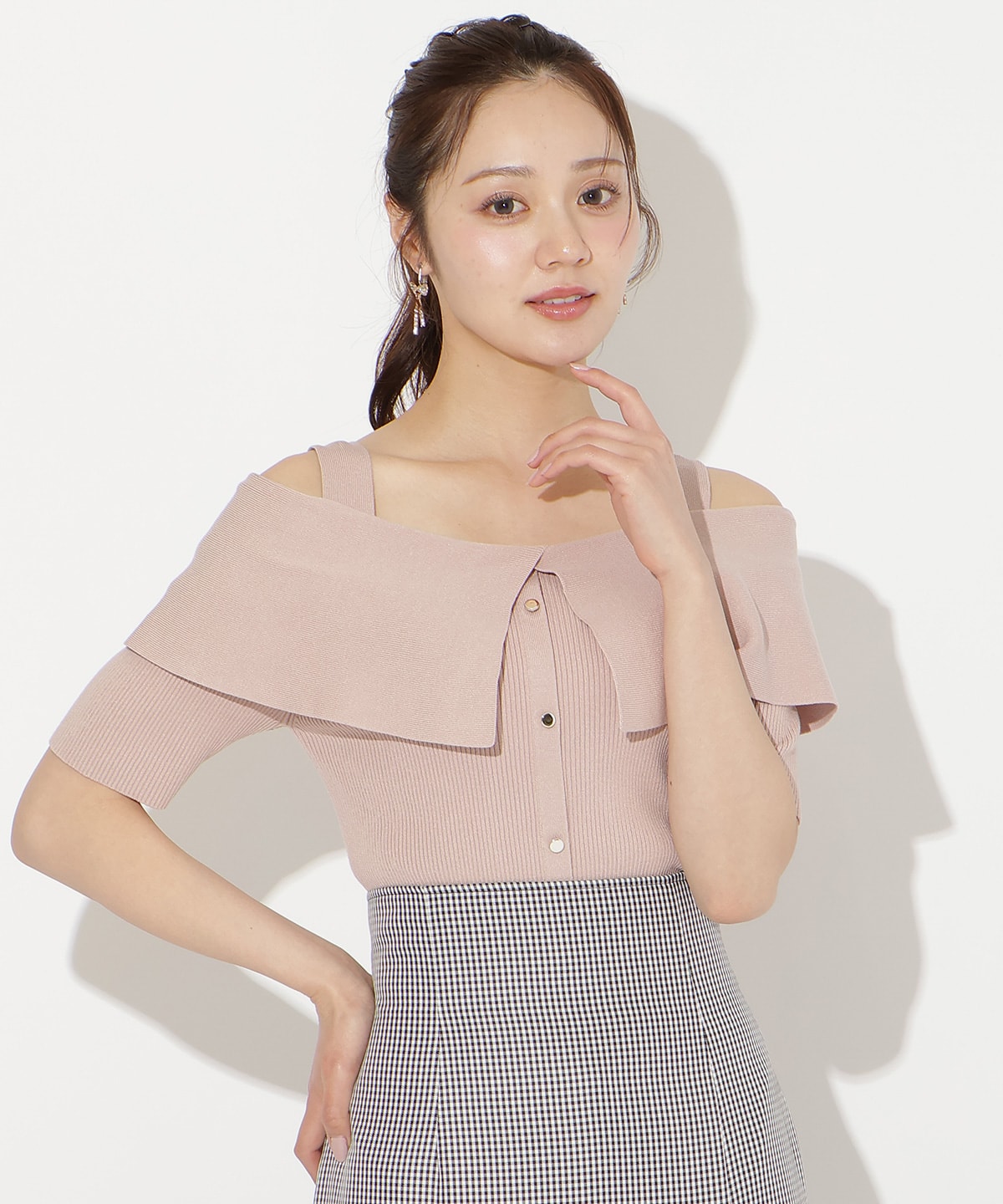 リボンオフショルハーフスリーブニット