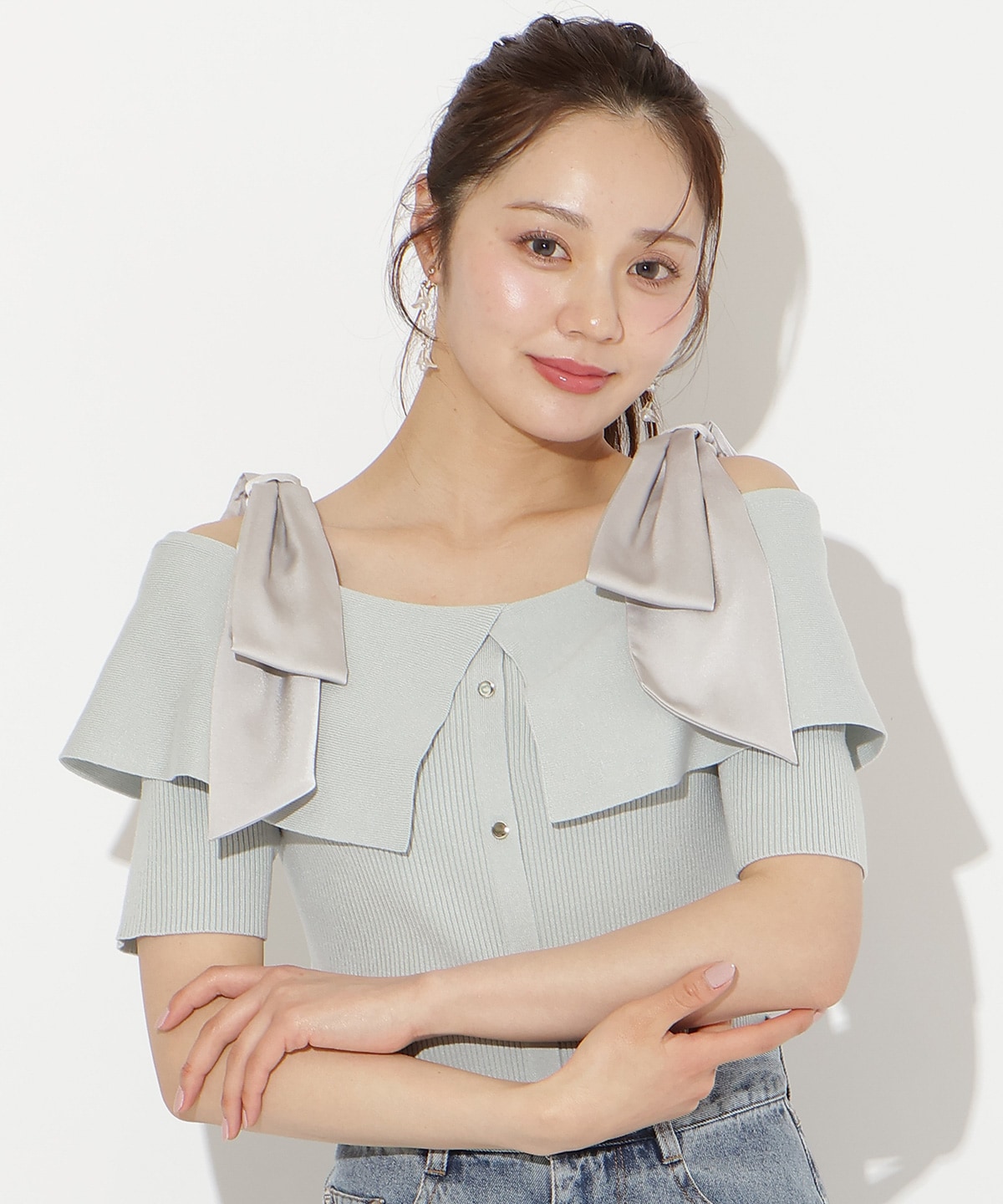 リボンオフショルハーフスリーブニット