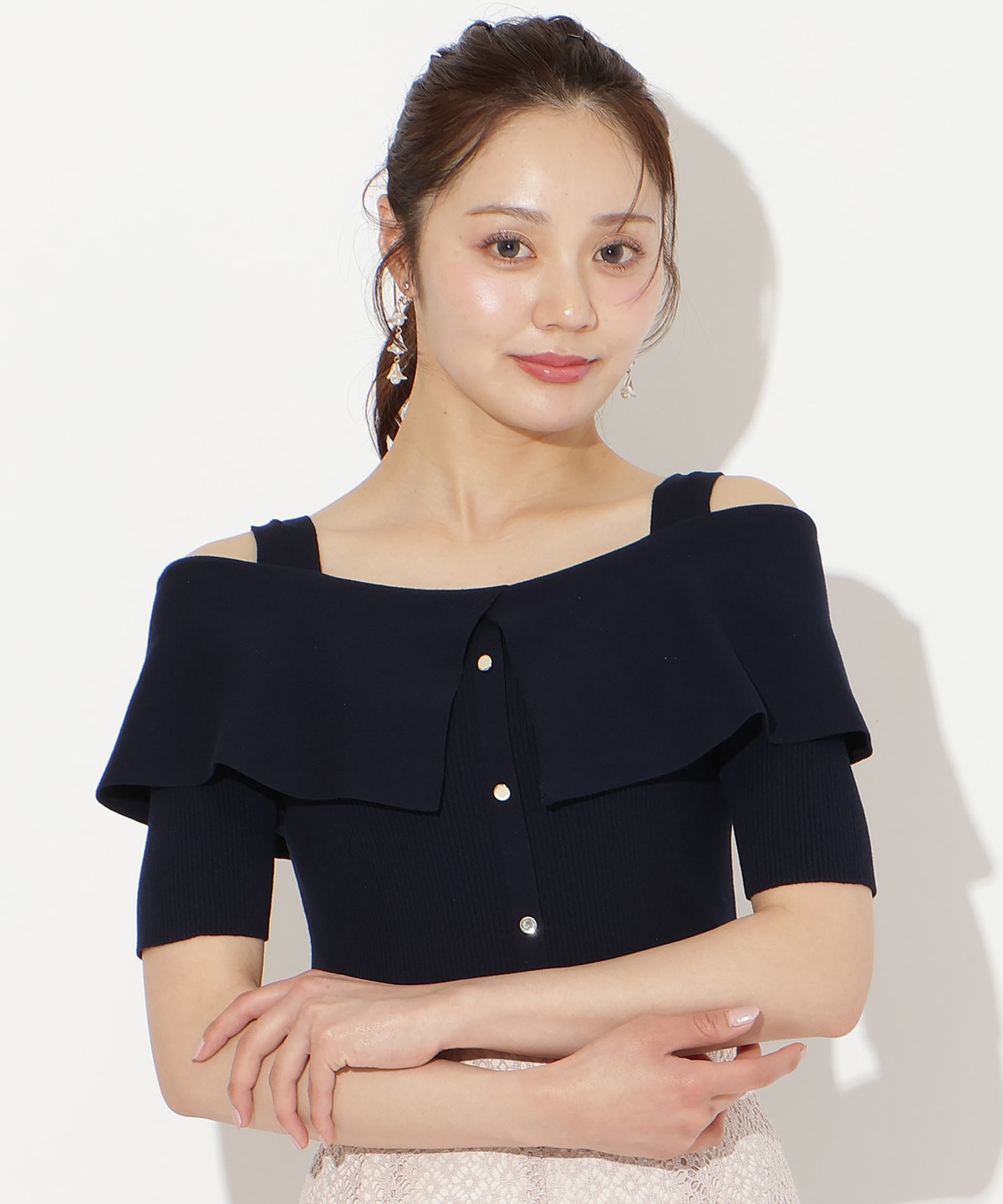 リボンオフショルハーフスリーブニット