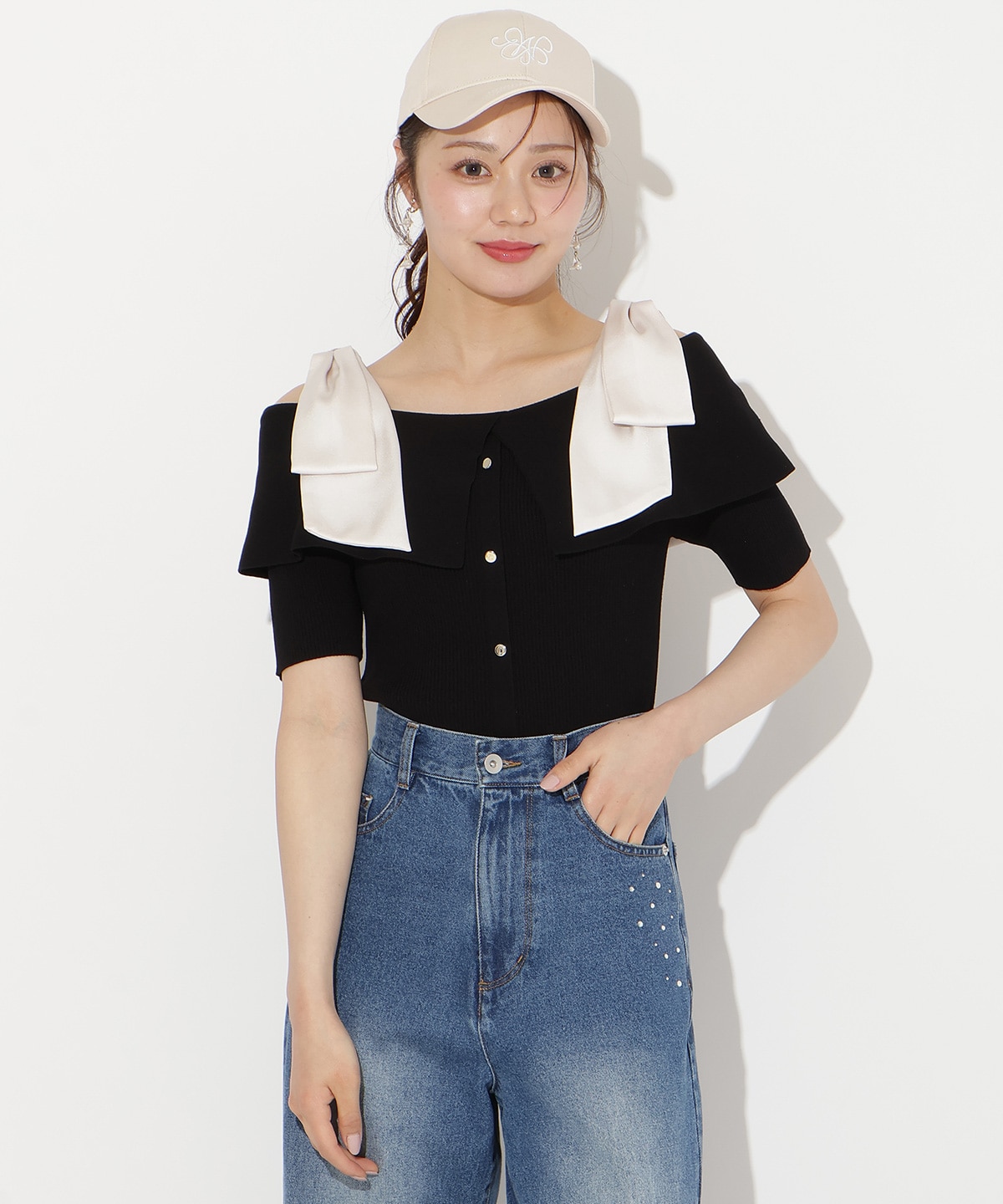 リボンオフショルハーフスリーブニット