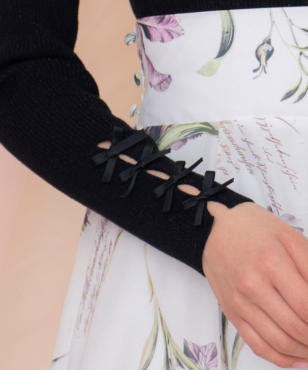 袖リボンラメリブニット