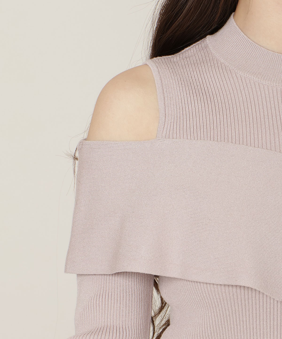 オープンショルダーレイヤードニット