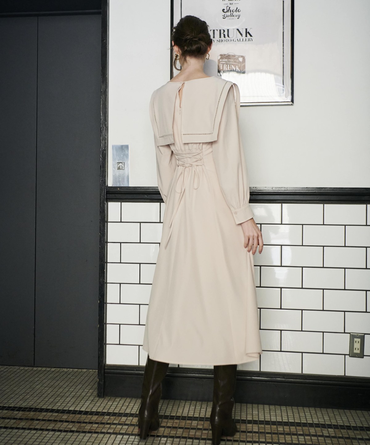 スクエア襟長袖フレアワンピース Andcouture アンドクチュール