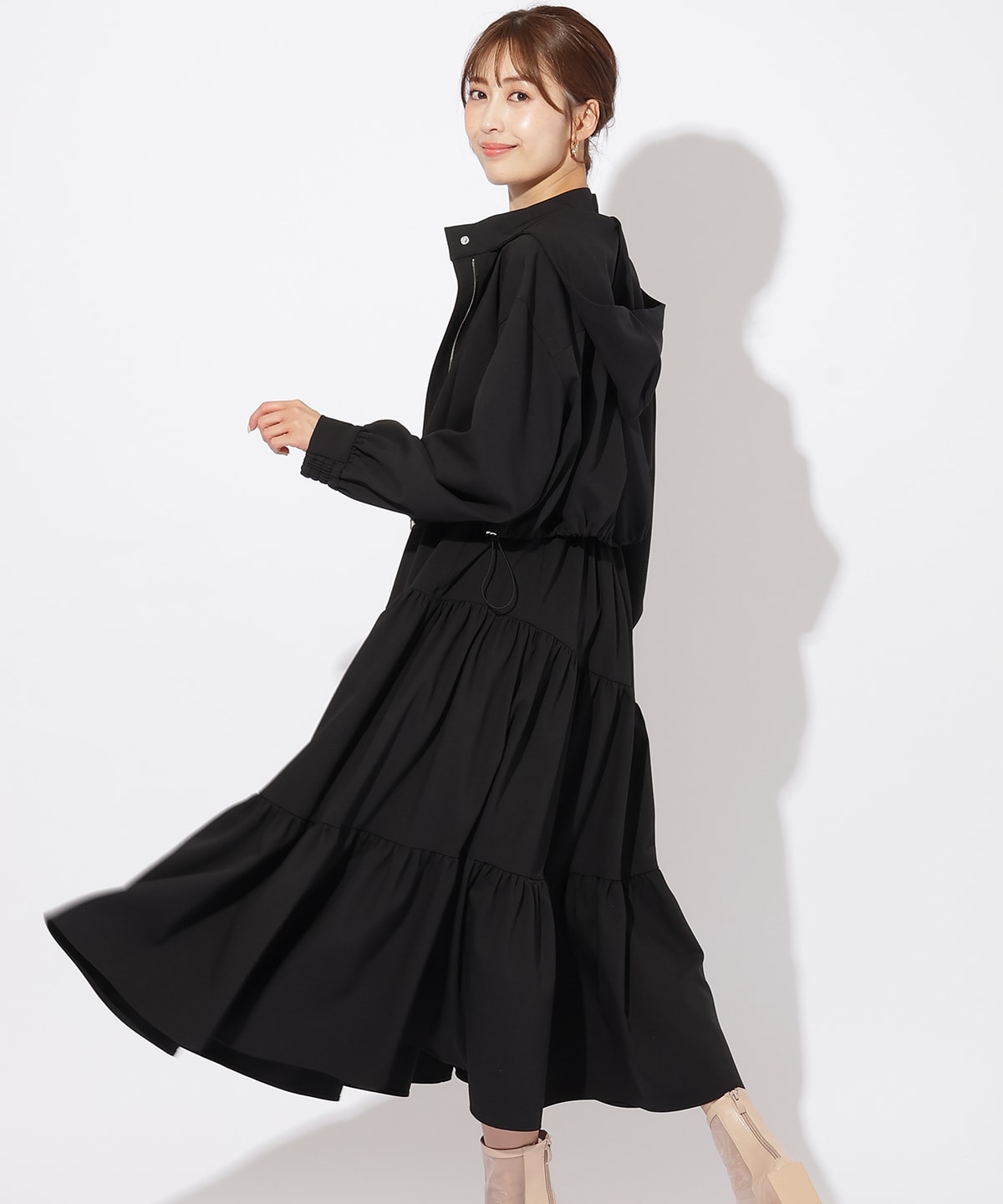 クロップドフーディ＋ティアードワンピース