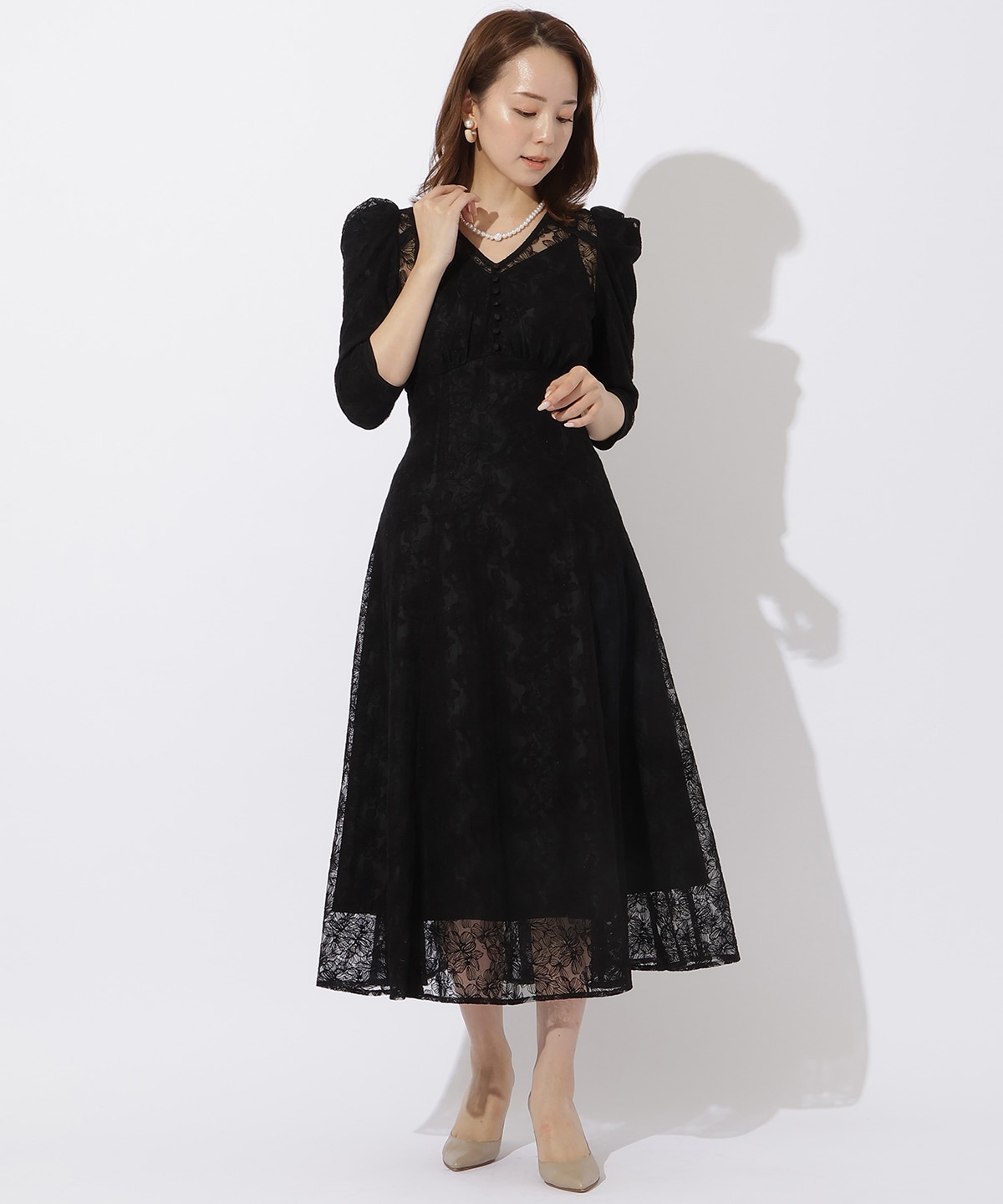 エンブロイダリーレースドレス