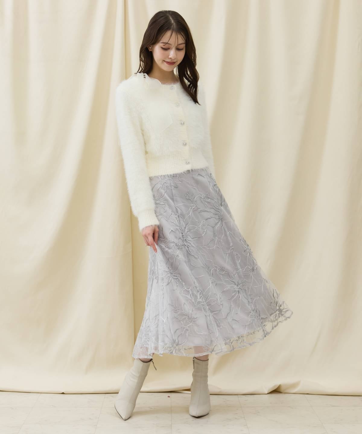 エンブロイダリーチュールスカート
