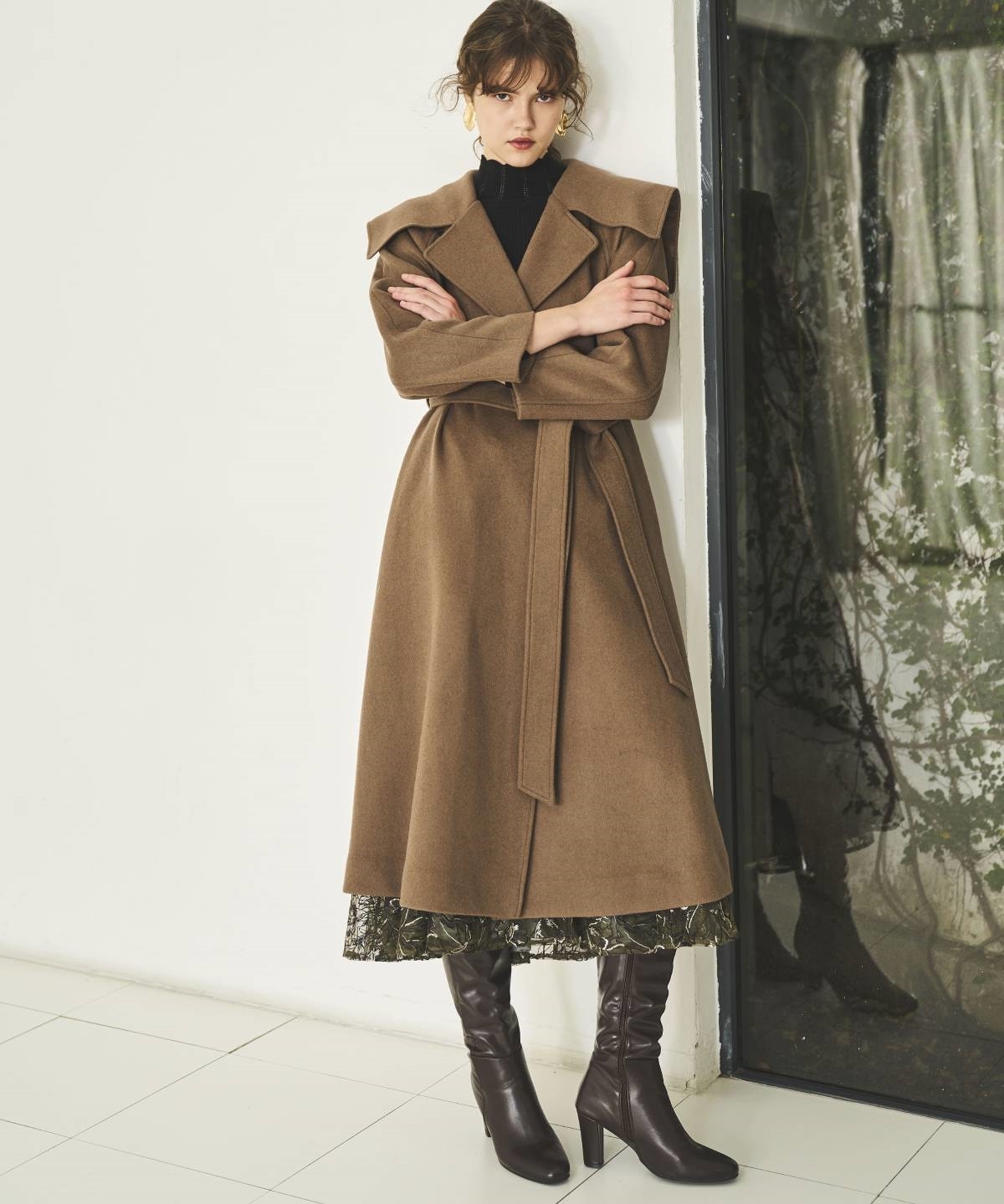 ケープカラーロングコート