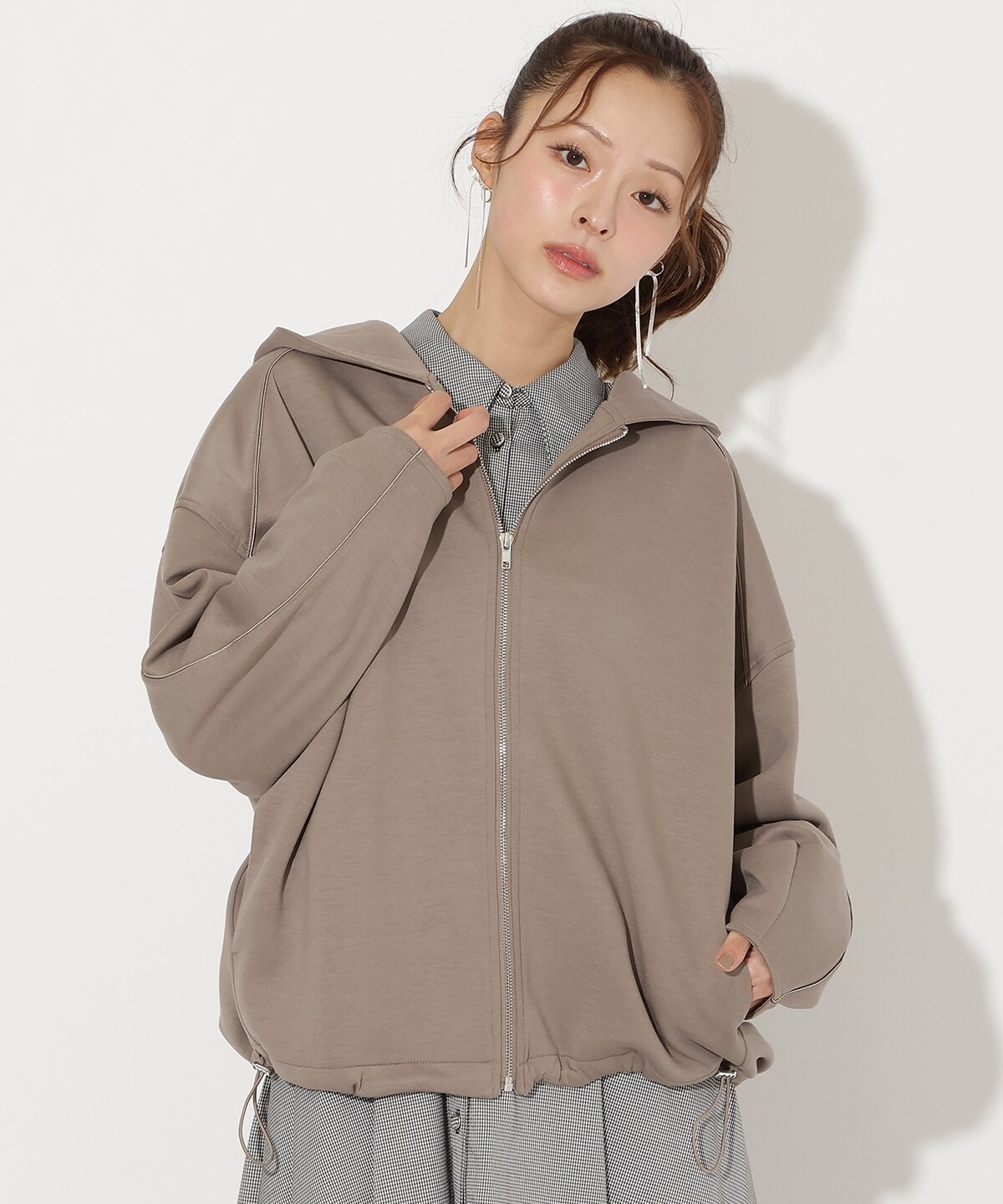 ダンボールポンチフードジップパーカー