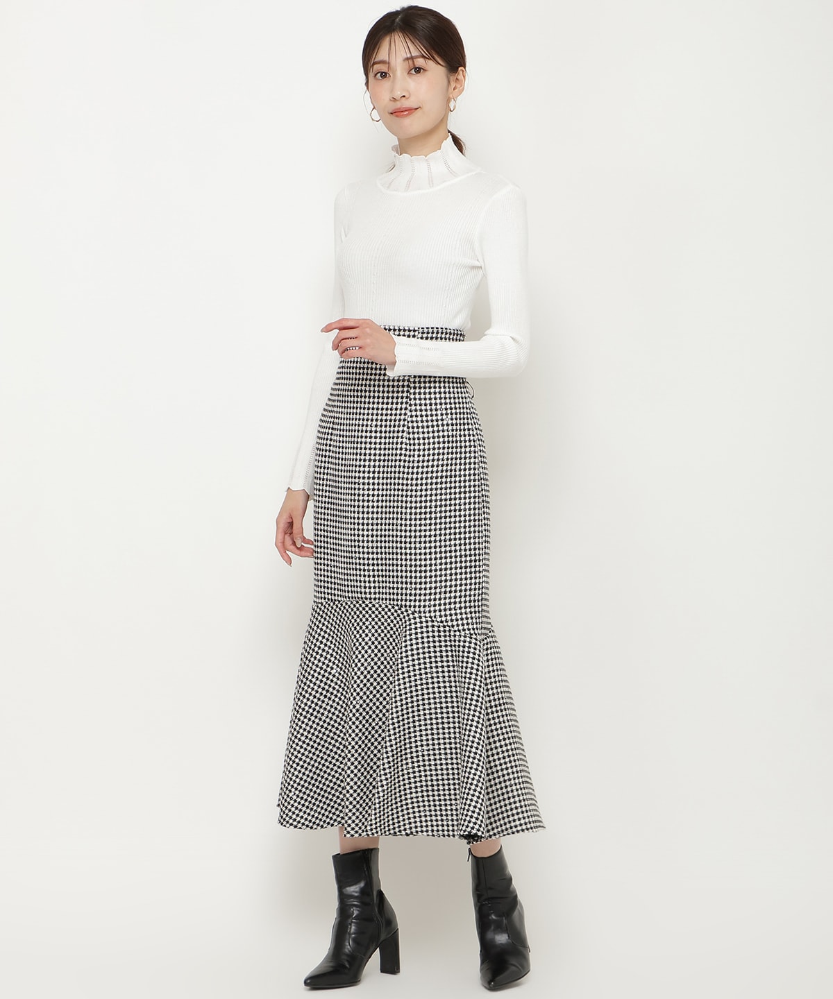 スカラハイネックニットプルオーバー