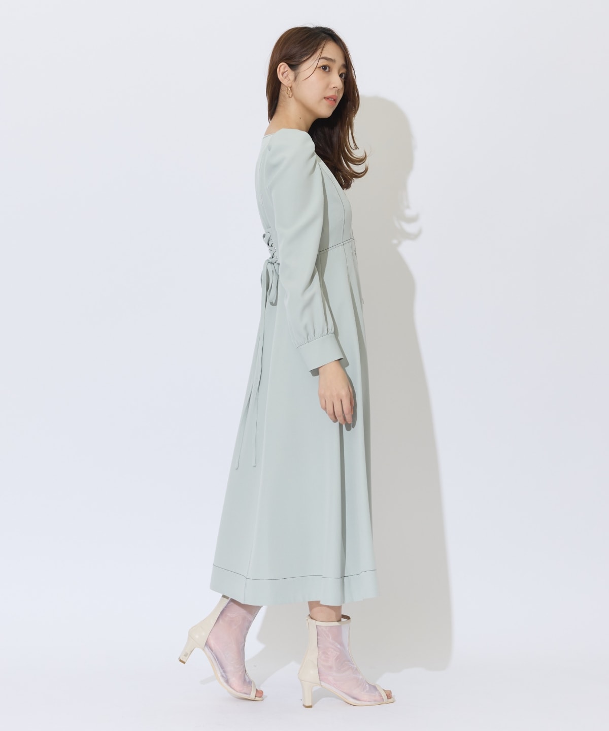 デコルテあき配色ステッチワンピース