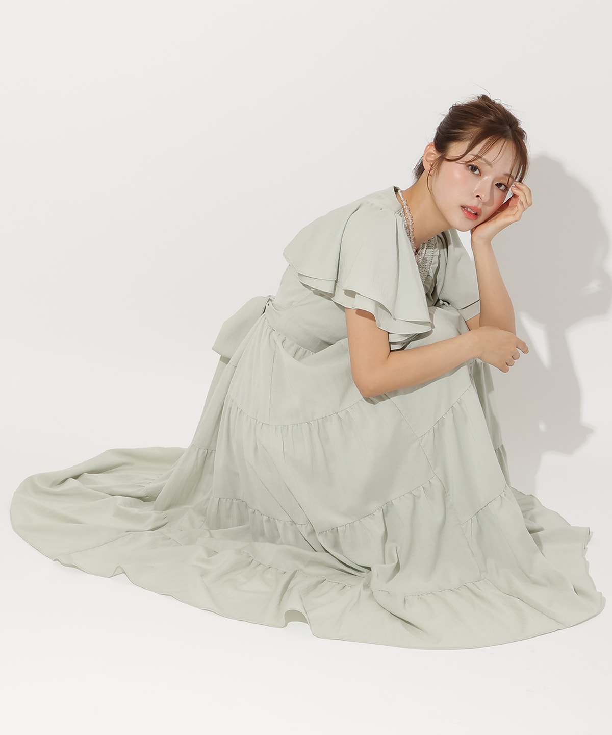 ギャザーVネックティアードワンピース