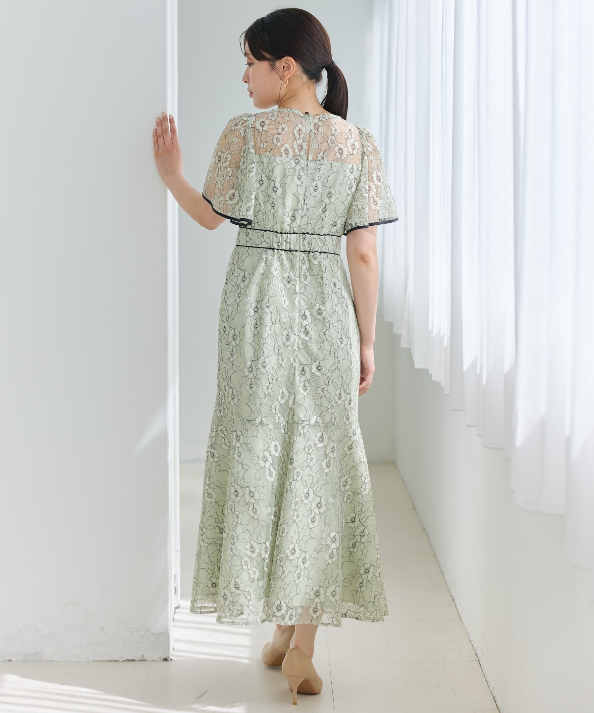 アシメギャザーパイピングレースドレス