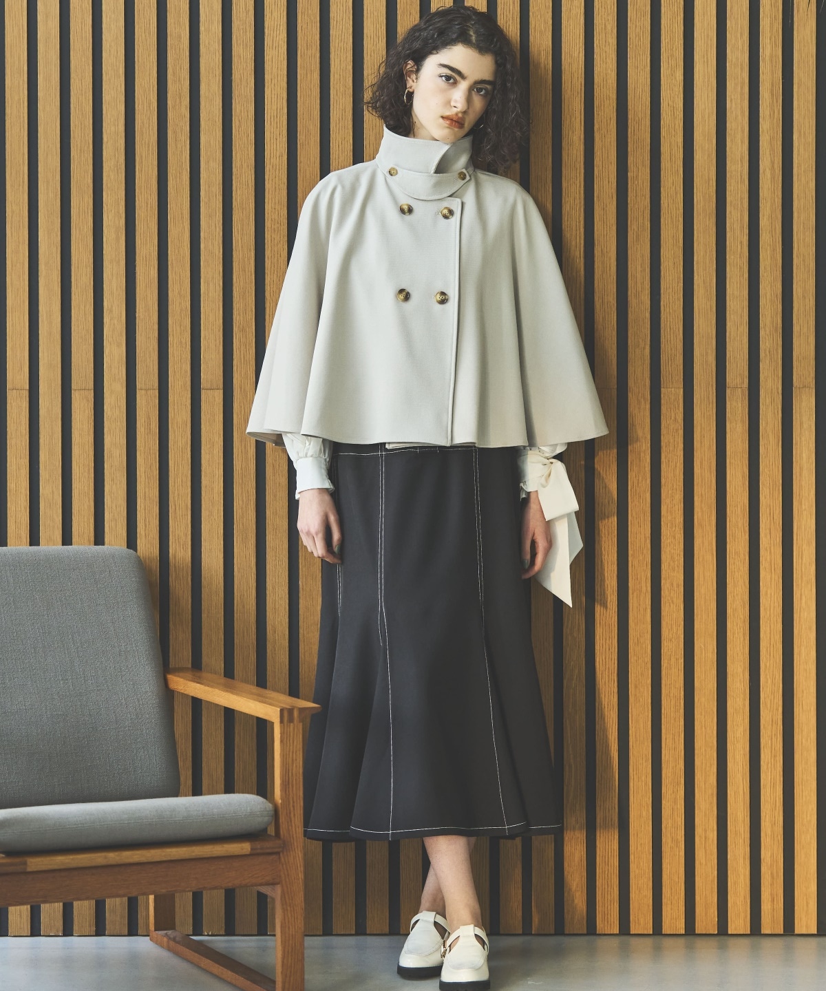 ショートケープコート