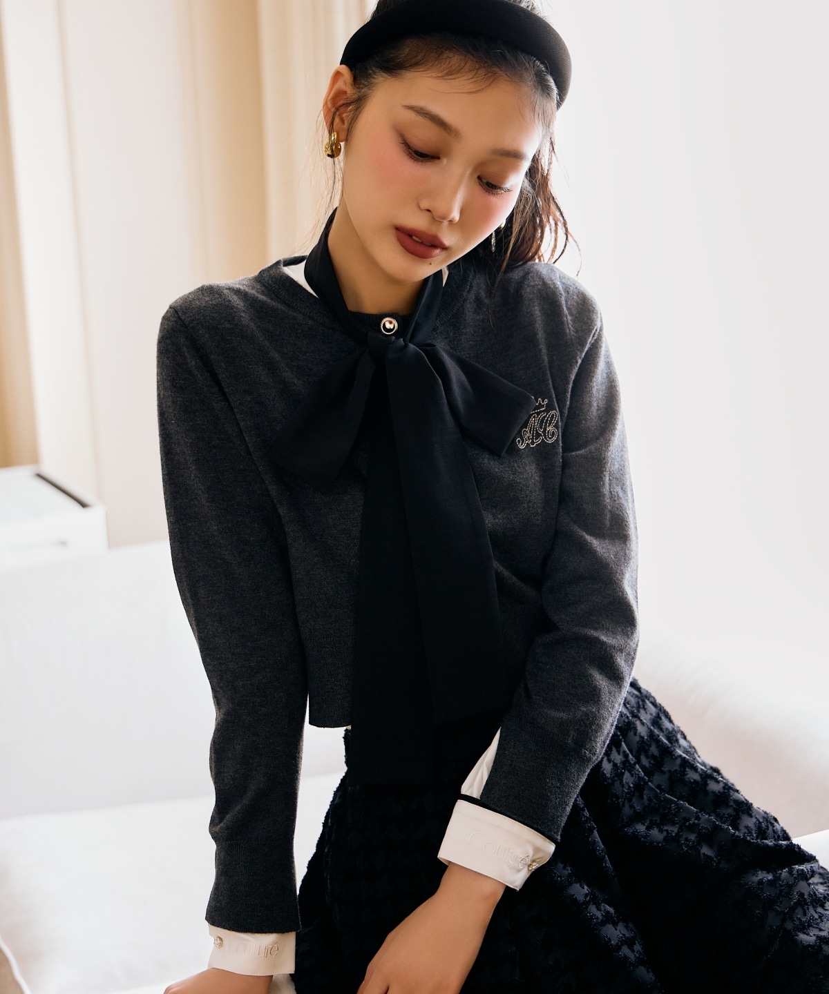 カフス刺繍ボウタイブラウス