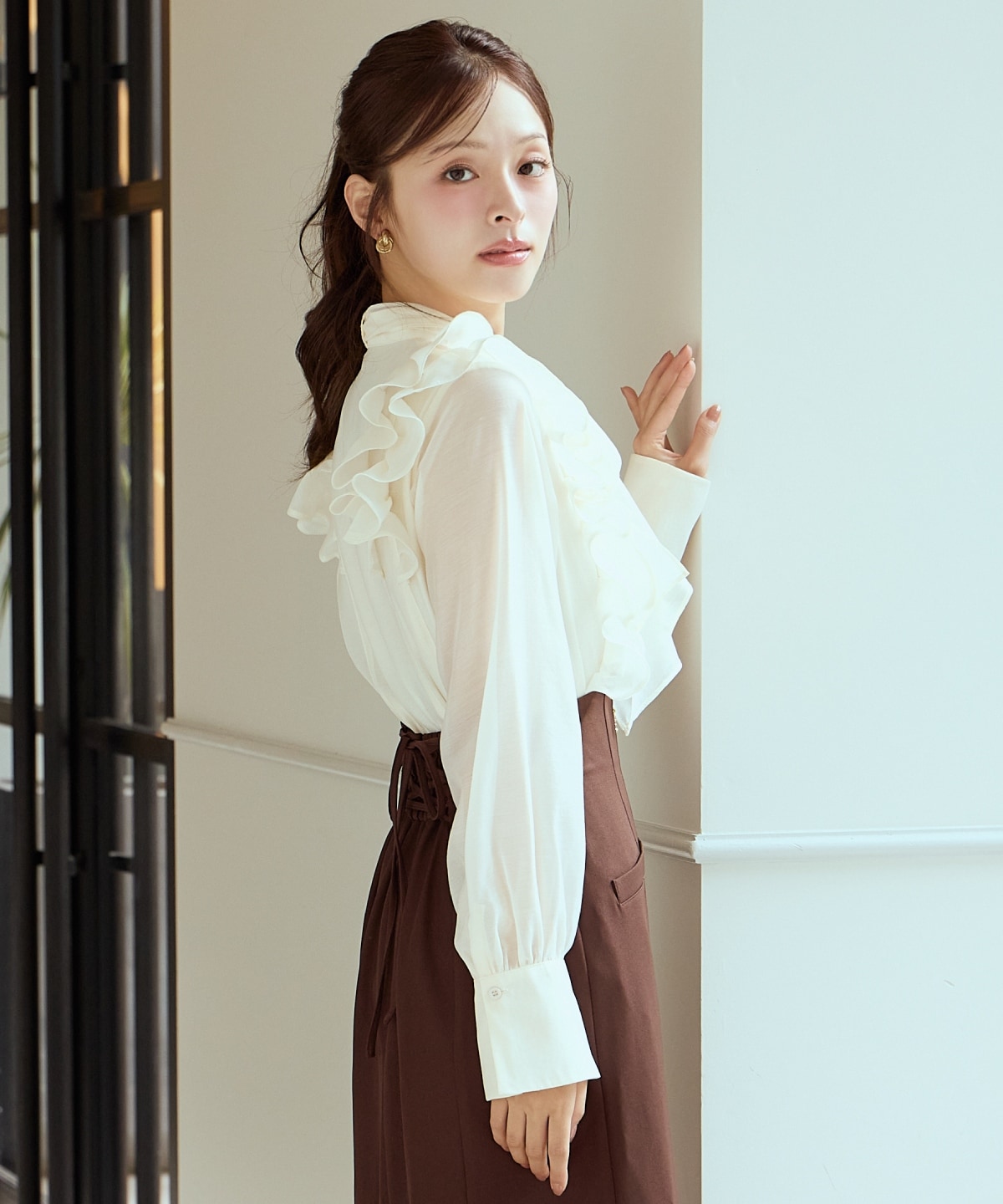 ボウタイフリルシアーブラウス