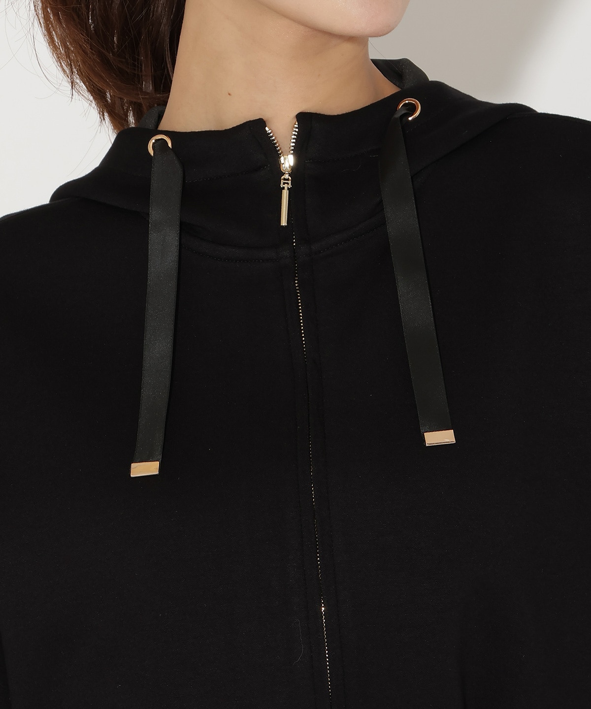 ダンボールポンチパーカー