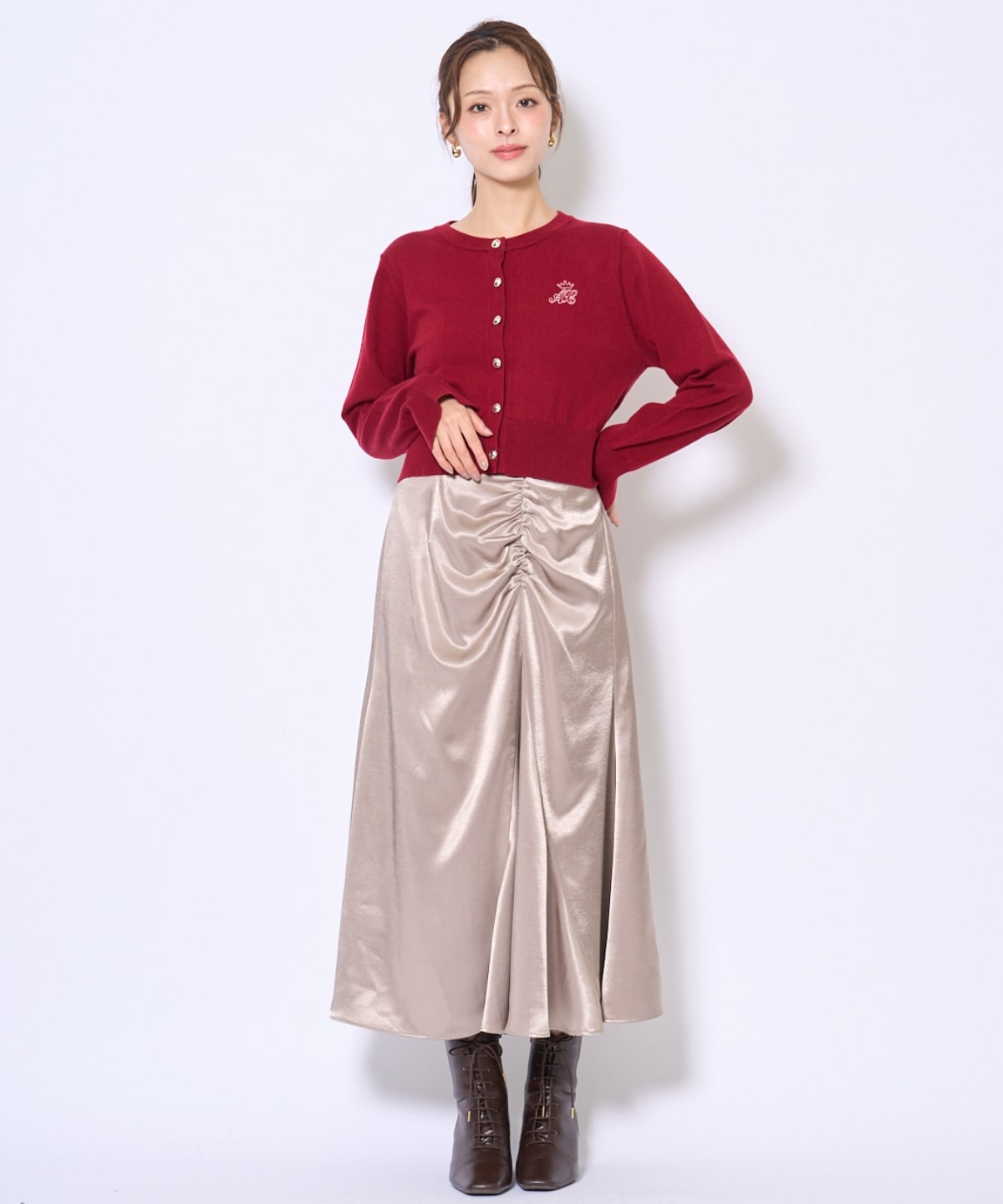 刺繍クルーネック長袖カーディガン