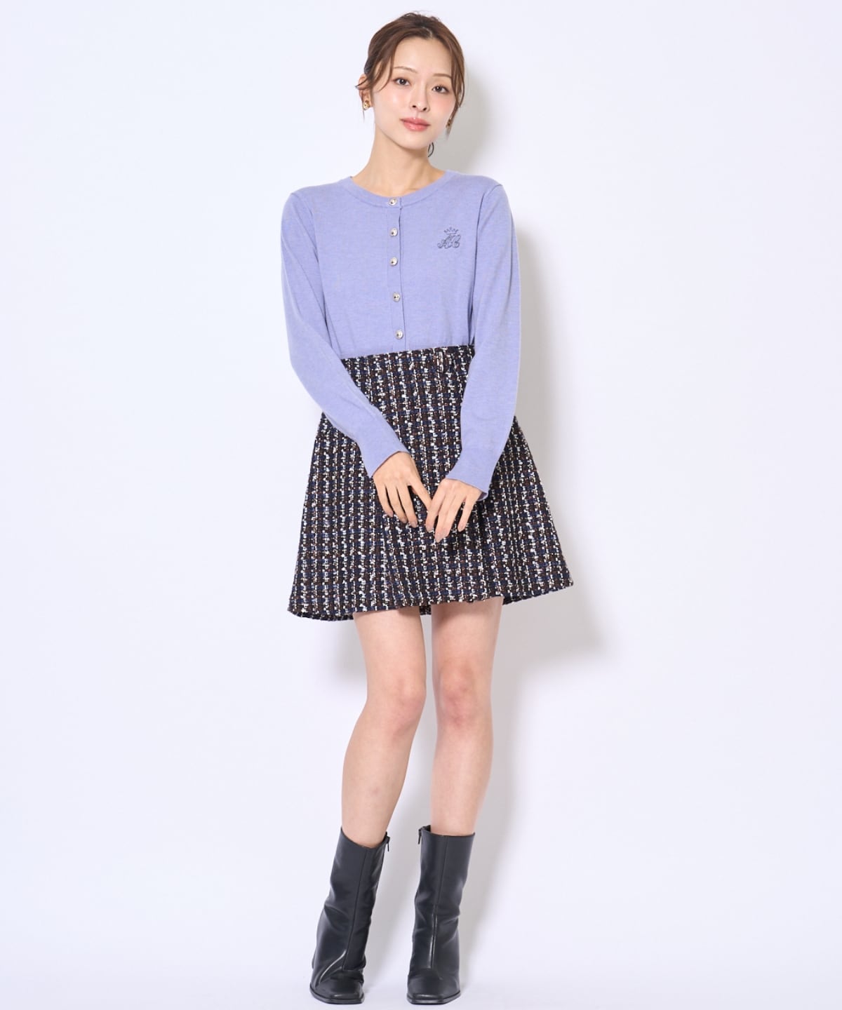 刺繍クルーネック長袖カーディガン