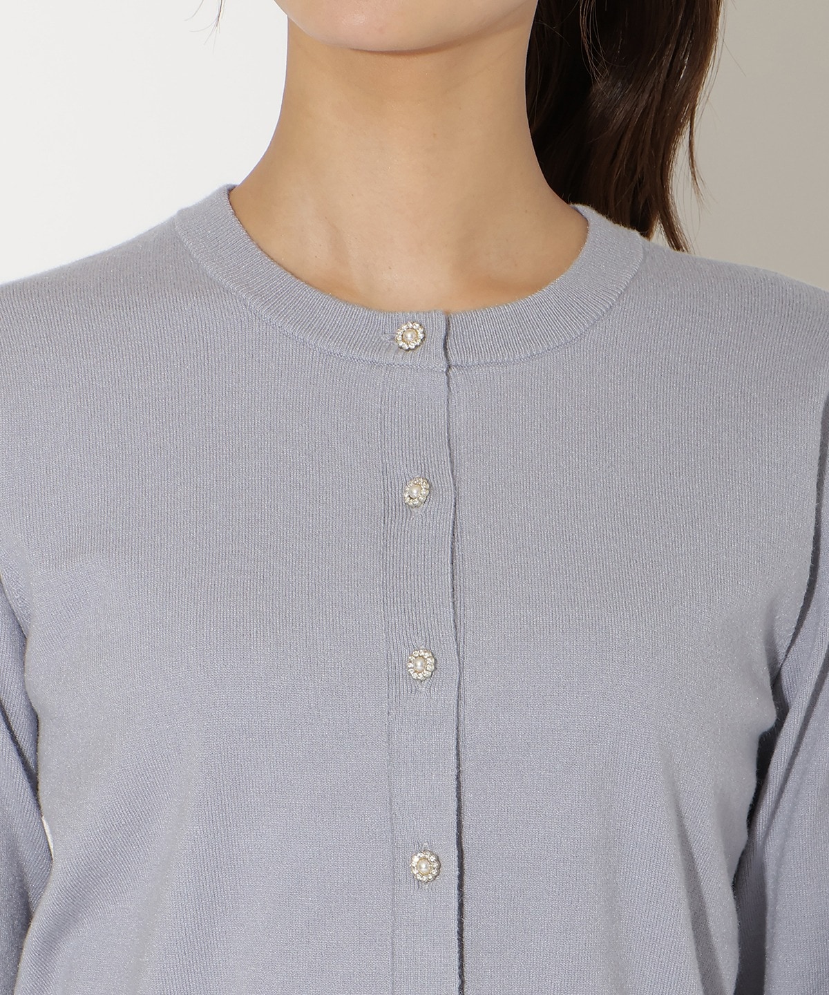 ビジューボタンクルーネックカーディガン