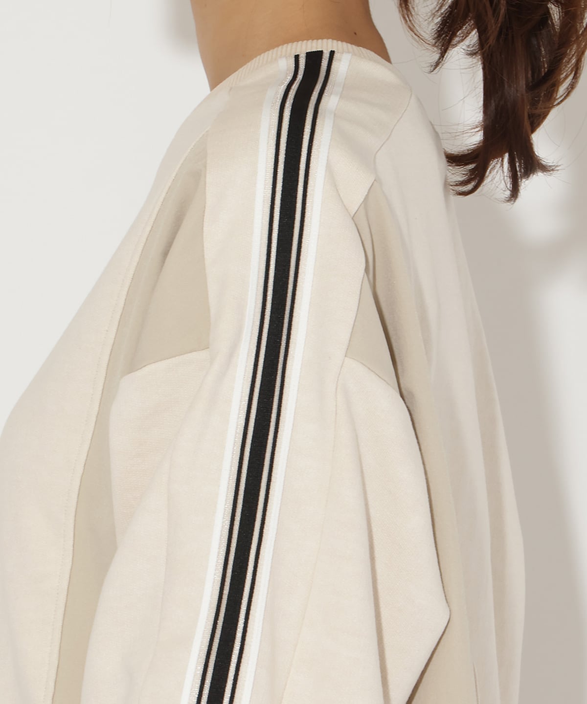 ライン入り裏毛トップス