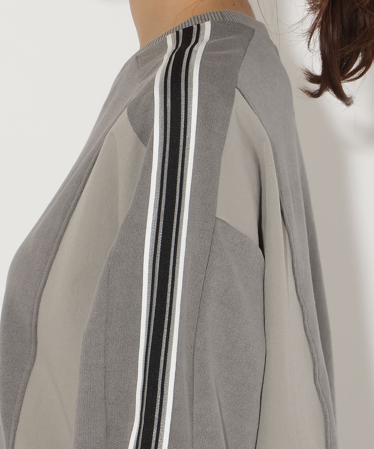 ライン入り裏毛トップス