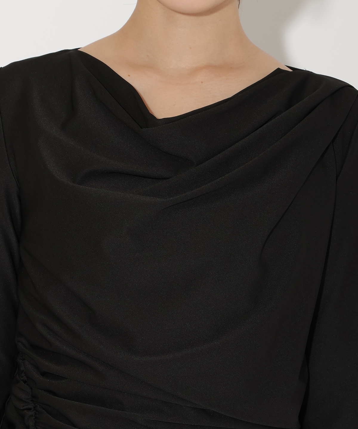 ドレープカットソー