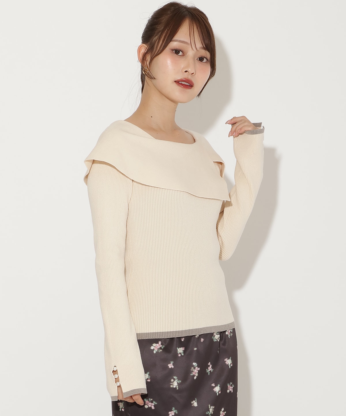 アシンメトリーカラーニットプルオーバー