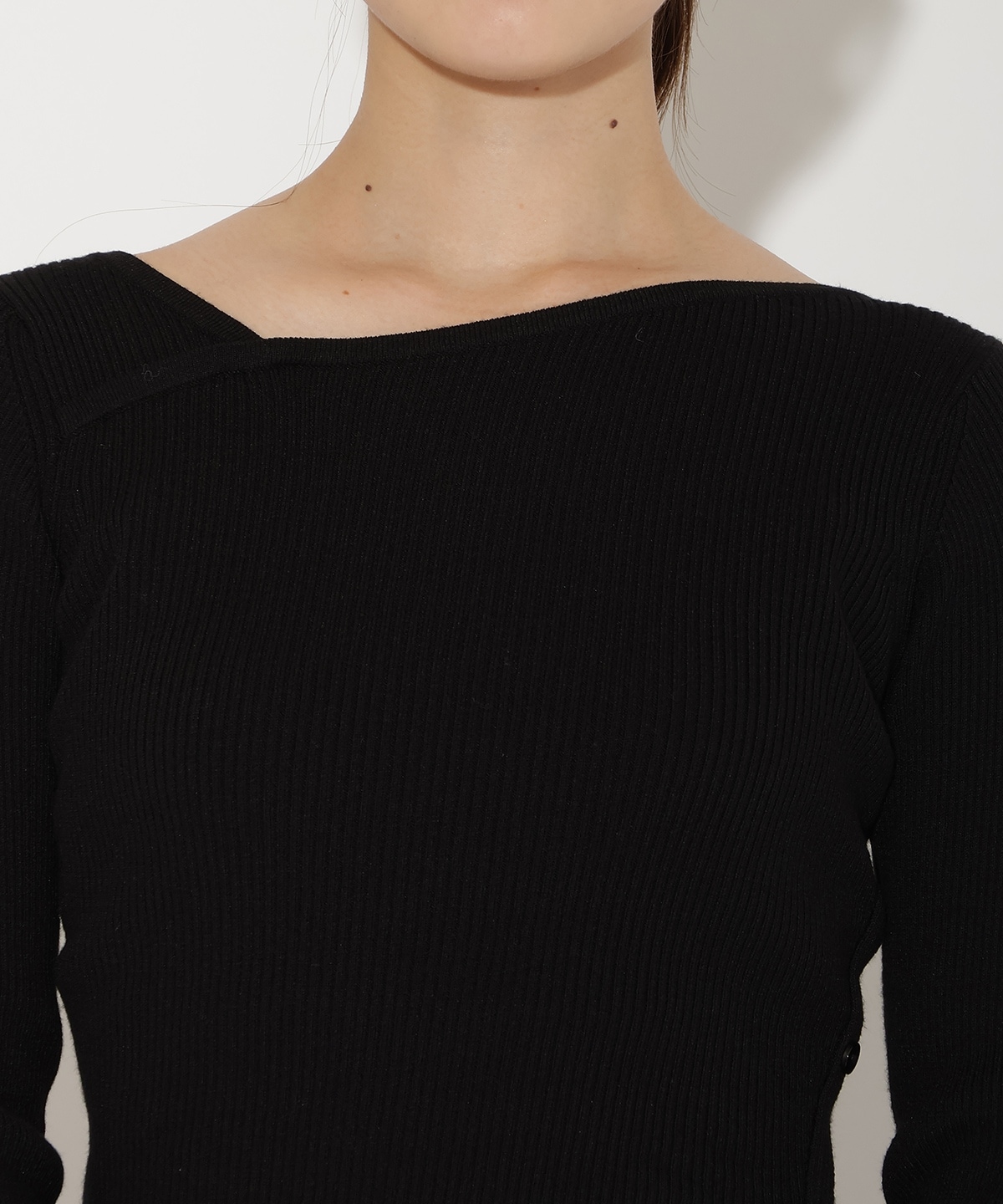 アシメＶネック長袖プルオーバー