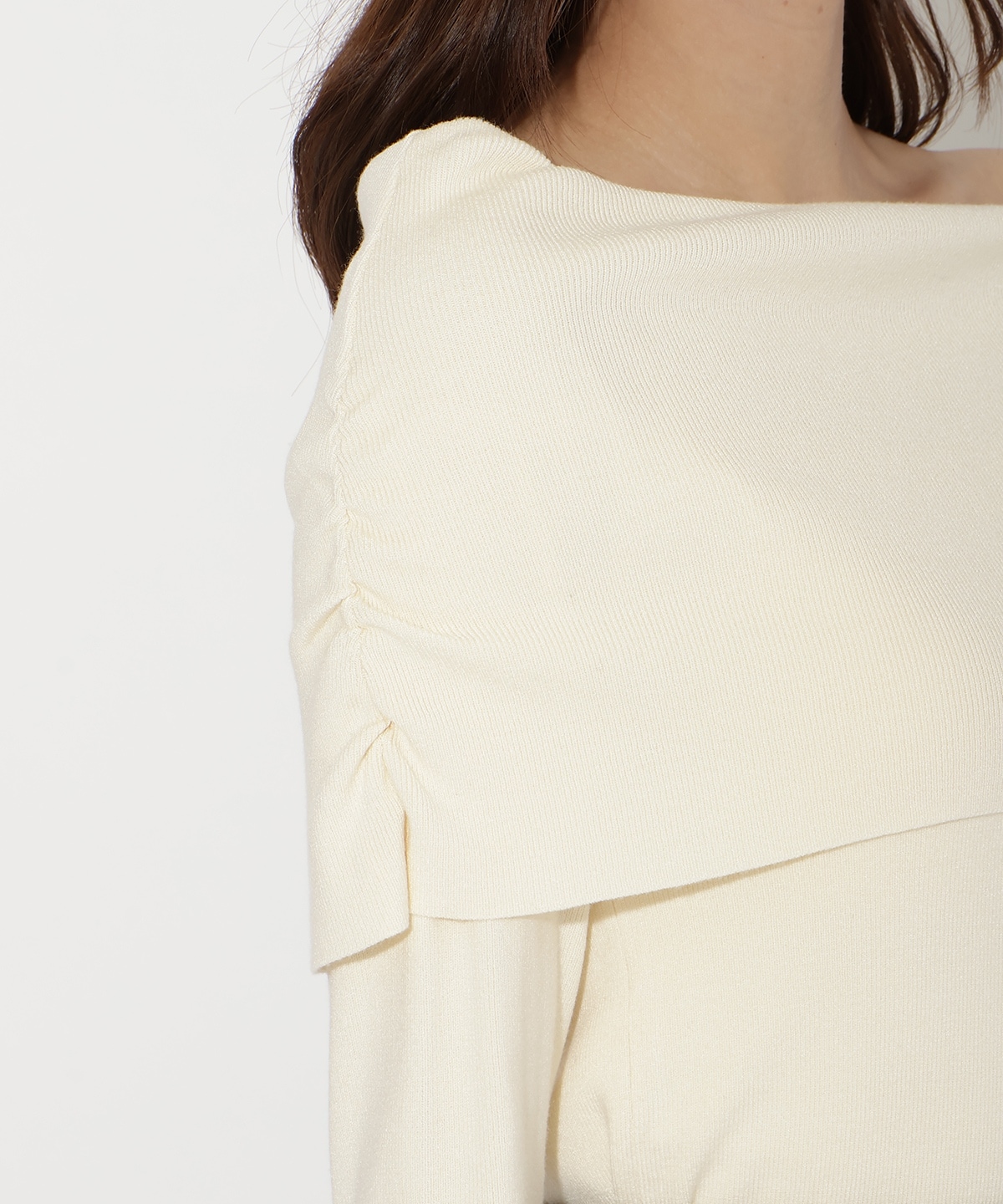 【先行予約受付中】オフショルプルオーバー