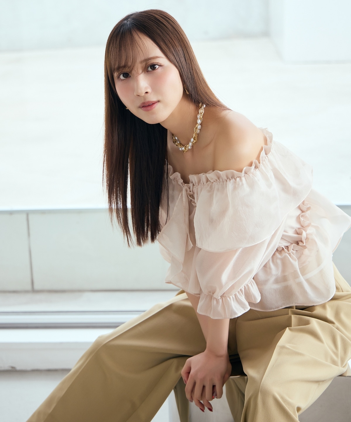 【先行予約受付中】フリルクロスシアーブラウス