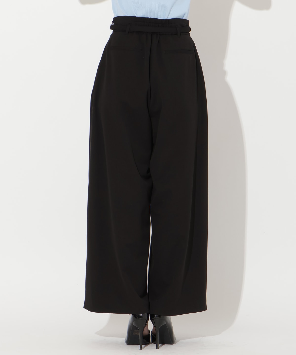 【先行予約受付中】ハイウエストタックワイドパンツ