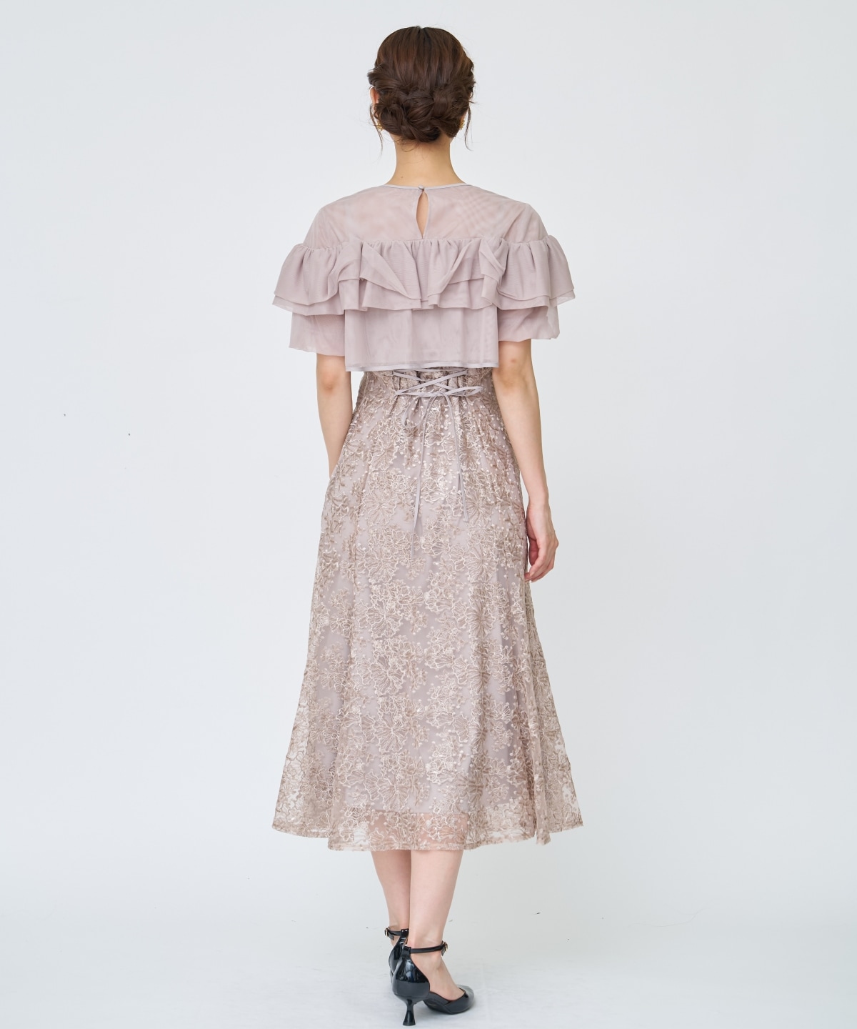 チュールレイヤードスパンコールドレス